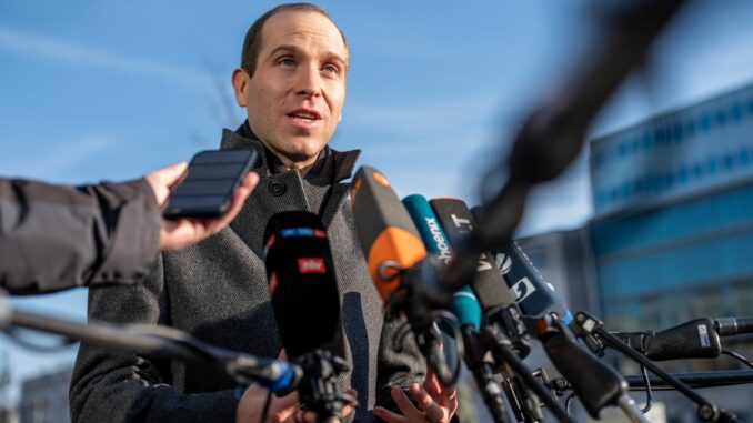 CDU Gremiensitzungen Nach der Hamburg-Wahl wirbt CDU-Spitzenkandidat Dennis Thering weiter für Gespräche über eine Regierungsbildung auch mit seiner Partei.
