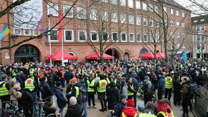Warnstreiks im öffentlichen Dienst - Kiel Die Gewerkschaften erhöhen vor der dritten Verhandlungsrunde den Druck.