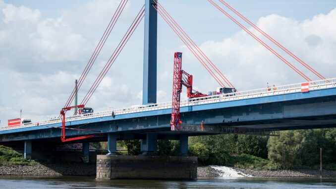 Norderelbbrücke Eine neue Verkehrsführung auf der A1 soll die marode Norderelbbrücke entlasten.