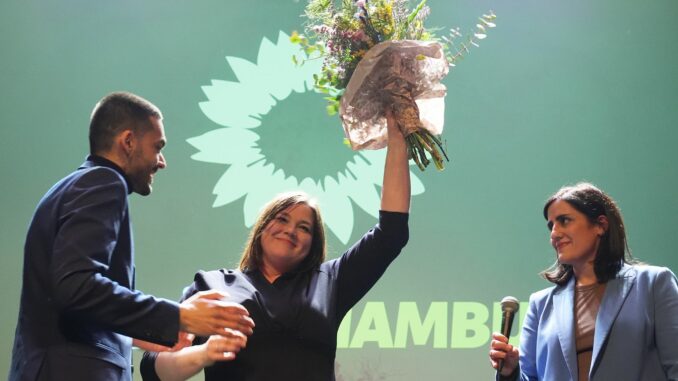 Grüne Hamburg Am Wahlabend feierten Leon Alam, Katharina Fegebank und Maryam Blumenthal (l-r) - jetzt muss der Parteitag der Hamburger Grünen über Sondierungen mit der SPD entscheiden. (Archivbild)