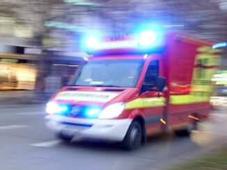 Ein 87 Jahre alter E-Bike-Fahrer ist drei Tage nach einem Unfall in Bad Bramstedt gestorben. (Symbolbild)