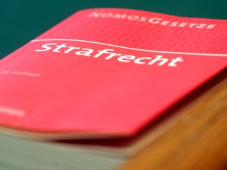 Knapp zehn Jahre nach der Tat beginnt am Landgericht ein Prozess wegen versuchten Totschlags (Archivbild).