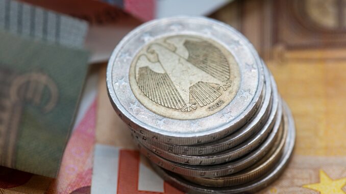 Geld Die Reallöhne in Schleswig-Holstein sind im vergangenen Jahr im Vorjahresvergleich gestiegen. (Illustration)
