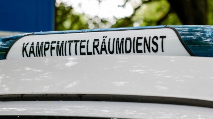Der Kampfmittelräumdienst wurde wegen einer Munitionskiste auf einen Recyclinghof nach Tornesch gerufen (Symbolbild).  