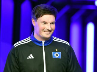 Trainer Merlin Polzin und die Spieler des Hamburger SV machen ein Kurz-Trainingslager auf Mallorca