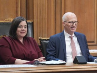 Die Fortsetzung von Rot-Grün - hier deren aktuelle Spitzen Peter Tschentscher und Katharina Fegebank - ist erklärtes Ziel von SPD und Grünen in Hamburg - vorher müssen noch Knackpunkte abgeräumt werden (Archivbild).
