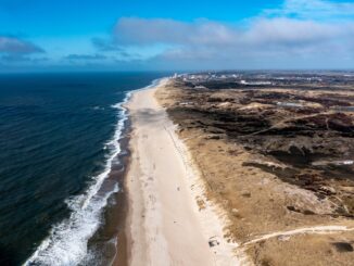 Wer auf der Nordseeinsel Sylt ein Haus kaufen möchte, muss laut dem jüngsten Küstenreport im Schnitt fast 14.600 Euro pro Quadratmeter bezahlen. (Archivbild)