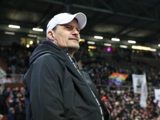 Steht mit seiner Mannschaft vor einer schwierigen Aufgabe: FC St. Paulis Trainer Alexander Blessin