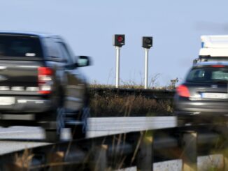 Während einer Kontrollwoche sind mehr Fahrzeuge in Schleswig-Holstein geblitzt worden. (Archivbild)