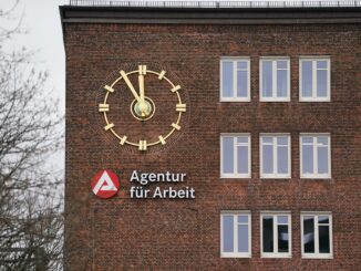 In Hamburg gibt es mehr Menschen ohne Arbeit. (Archivbild)