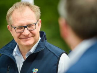 Hamburgs scheidender Umweltsenator Jens Kerstan setzt bei der Zukunft des Hafens auf eine Kooperation mit Wilhelmshaven und Bremen. Die jüngste Elbvertiefung hält der Grünen-Politiker für gescheitert. (Archivbild)