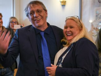 Am Sonntag traten die 46-jährige parteilose Tina Haltermann und der 59-jährige Markus Gieppner (Die Insulaner) in einer Stichwahl gegeneinander an.