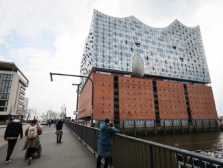 Die Elbphilharmonie zieht in der neuen Saison wieder viele Stars der Klassik nach Hamburg.