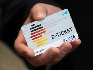 Etwa ein Sechstel der Bevölkerung in Schleswig-Holstein nutzt das Deutschlandticket. (Symbolbild)