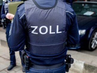 Zöllner haben in Schleswig-Holstein wegen eines möglichen Millionenbetruges im Bau ermittelt. (Symbolbild)