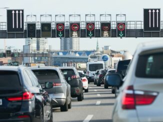 Durch den Unfall kurz vor dem Elbtunnel staute es sich auf der A7. (Symbolbild)