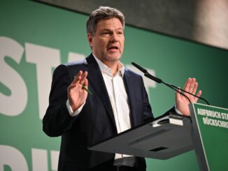Der amtierende Bundeswirtschaftsminister Robert Habeck war neben Luise Amtsberg Spitzenkandidat der Nord-Grünen zur Bundestagswahl. (Archivbild)