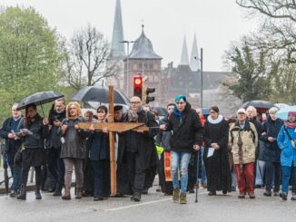 Es gab fünf Stationen mit kurzen Ansprachen.