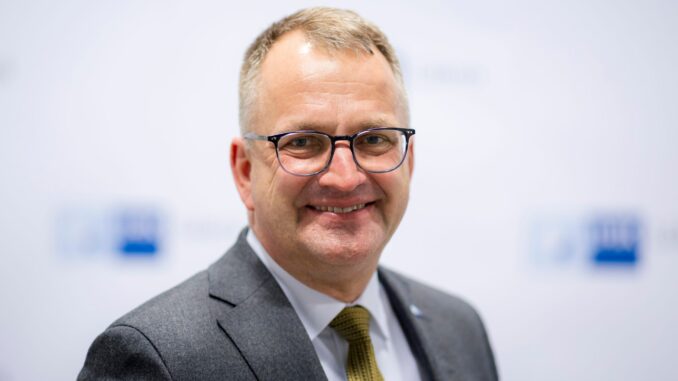 IHK-Schleswig-Holstein-Präsident Hagen Goldbeck IHK-Präsident Hagen Goldbeck legt seine Ämter nieder. (Archivbild)
