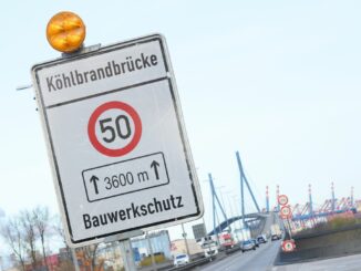 Jetzt müssen Autos und Lastwagen etwas langsamer fahren.