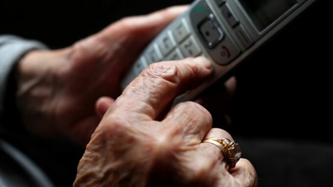 Festnahme nach Callcenterbetrug Vor einem Jahr hatten Hunderte Ermittler aus Deutschland und anderen Ländern ein Netzwerk von Telefonbetrügern zerschlagen. (Archivbild)
