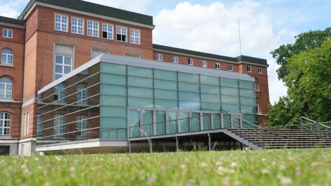 Landtag Schleswig-Holstein Die SPD-Fraktion fordert mehr Anstrengung der Landesregierung bei der Beschäftigung von Menschen mit Behinderung.
