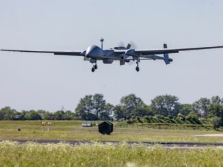 Die Bundeswehr-Drohne Heron TP wird in Israel hergestellt. (Archivbild)