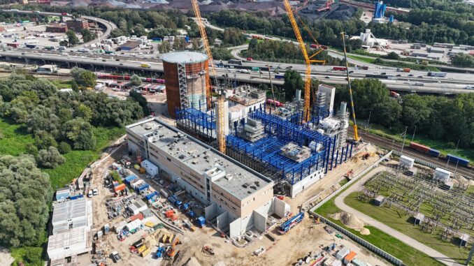 Fernwärme Für Fernwärmekunden der Hamburger Energiewerke wird es teuer. Wegen der hohen Investitionen in die Wärmewende erhöht das kommunale Unternehmen die Preise um fast ein Drittel. (Archivbild)