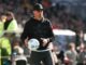 Trainer Alexander Blessin und der FC St. Pauli erwarten Bayer Leverkusen.