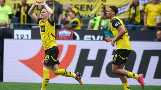Borussia Dortmund - Holstein Kiel Dortmunds Marcel Sabitzer jubelt über seinen ersten Saisontreffer.