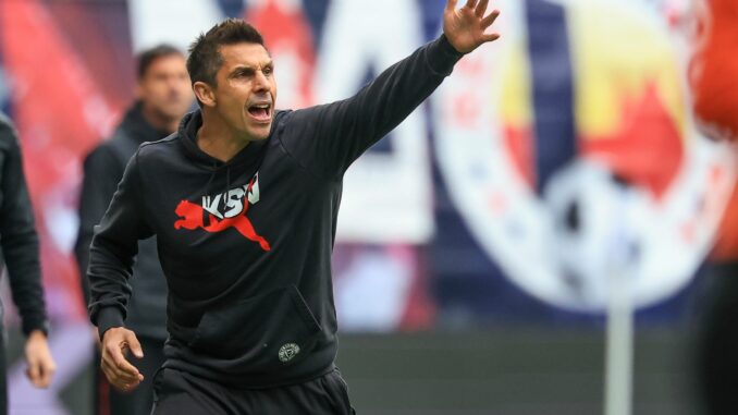 Marcel Rapp Holstein-Coach Rapp glaubt weiter an Chance auf Relegation.