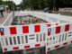 Während der Bauarbeiten können Autos die Elbgaustraße nur in einer Richtung befahren, Busse werden umgeleitet.