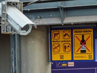 Seit einiger Zeit gilt ein Waffenverbot im Bereich des Hauptbahnhofs. (Archivbild)