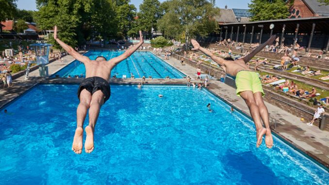 Sommerfreibad Kaifubad Diese Woche werden die Hamburger Freibäder noch nicht geöffnet. (Archivbild)