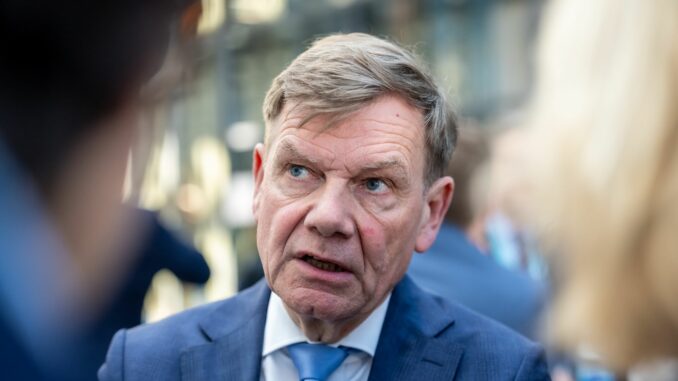 Johann Wadephul (CDU) Außenminister Johann Wadephul (CDU) will den Blick stärker auf die Sicherheit des gesamten baltischen Raums mit der Ostsee richten. (Archivbild)