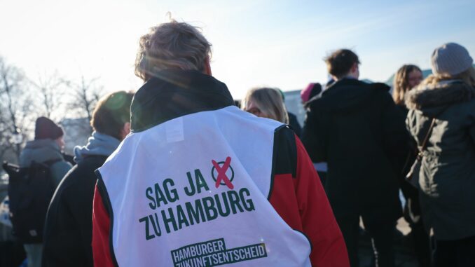 Zukunftsentscheid Hamburg Ein Vorziehen der Klimaneutralität um fünf Jahre würde nach Angaben des Verbandes norddeutscher Wohnungsunternehmen Kosten von mindestens 40 Milliarden Euro verursachen. (Archivbild)