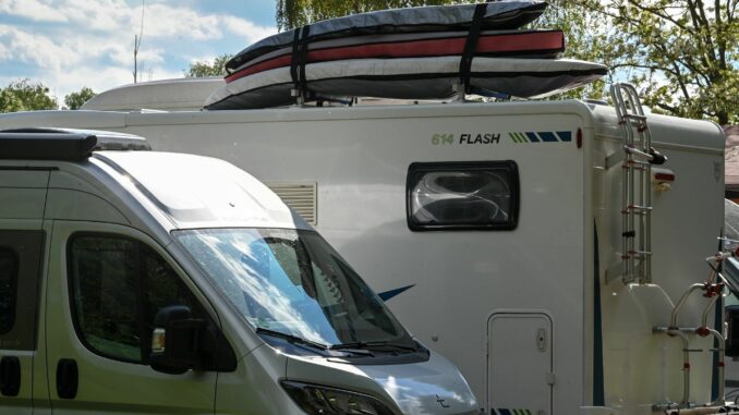 Wohnmobile Wohnmobile, hier auf einem Campingplatz in Sachsen-Anhalt, werden zunehmend beliebter. (Archivbild)