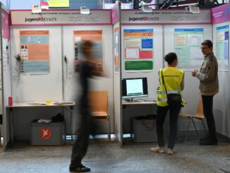 Die 60. Ausgabe des Bundeswettbewerbs von «Jugend forscht» zieht Jungforscher aus ganz Deutschland nach Hamburg.