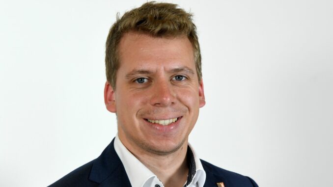 Joschka Knuth Insgesamt 27,3 Terawattstunden an grünem Strom hat Schleswig-Holstein laut Energiewende-Staatssekretär Joschka Knuth (Grüne) im Jahr 2024 erzeugt. (Archivbild)