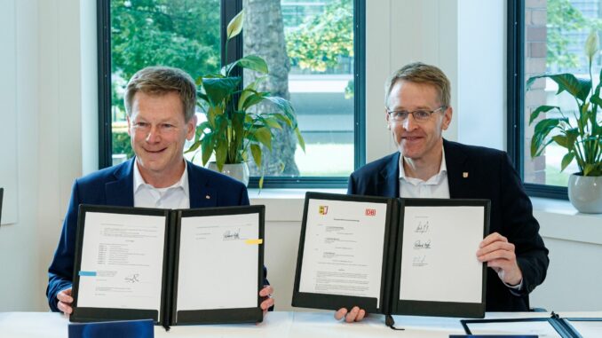 Deutsche Bahn AG und Land schließen Kooperationsvereinbarung Das Land Schleswig-Holstein und die Deutsche Bahn haben eine Kooperationsvereinbarung getroffen.