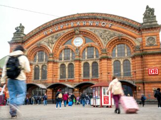 Wegen einer Vielzahl an Delikten auch im Bereich des Bremer Hauptbahnhofs wurde die Soko «Junge Räuber» eingerichtet. (Symbolbild)
