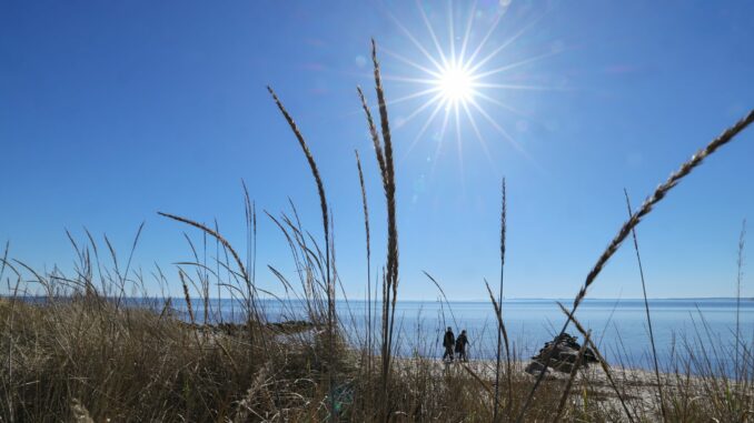 Sonne an der Ostsee - Trockenes Wetter in Schleswig-Holstein Viel Sonne und kaum Regen machen den Landwirten in Schleswig-Holstein langsam Sorgen.