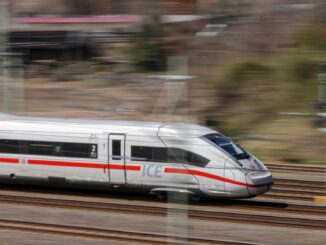 Viele ICE-Reisende müssen sich in Geduld üben (Symbolbild)