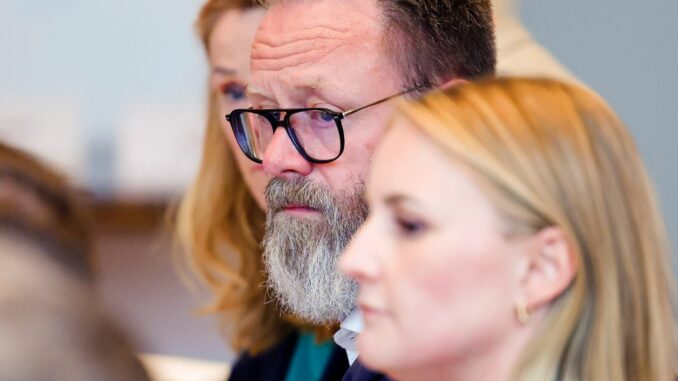 Kieler Ausschusssitzung zu Batteriefabrik Northvolt Wirtschaftsminister Claus Ruhe Maden (CDU) verteidigt im Ausschuss die Arbeit der Landesregierung im Fall Northvolt.