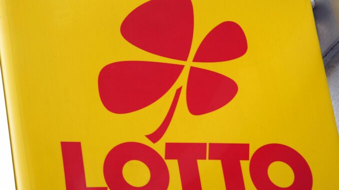 Ein Lottospieler aus dem Norden hat 5,378 Millionen Euro beim Spiel 77 gewonnen. (Symbolbild)