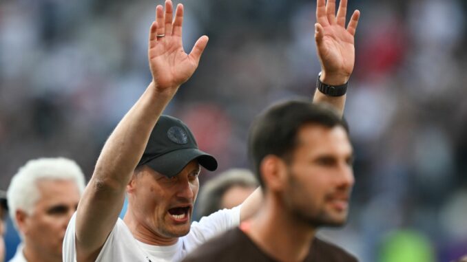 Eintracht Frankfurt - FC St. Pauli Noch gibt es für St. Paulis Trainer Alexander Blessin keinen Grund für Glückwünsche.