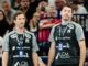 Hamburgs Trainer Torsten Jansen (l) und sein Assistent Blazenko Lackovic haben ihre Verträge verlängert.