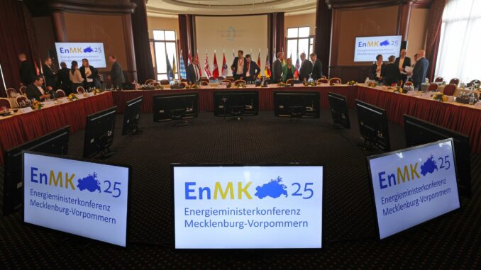 Energieministerkonferenz der Länder Die Energiewende und das Werben für mehr Akzeptanz in der Bevölkerung sind bestimmende Themen der Energieministerkonferenz in Rostock.