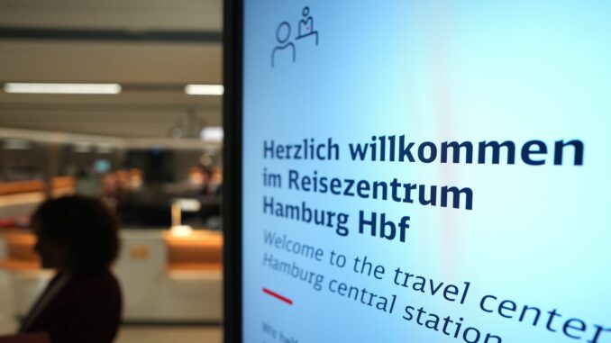 Neueröffnung Reisezentrum Hauptbahnhof Nach einjähriger Umbauzeit wurde das Zentrum wiedereröffnet.