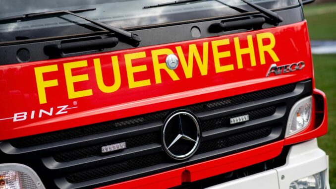 Feuerwehr Mehrere Wohneinheiten sind nach dem Brand unbewohnbar. (Symbolbild)